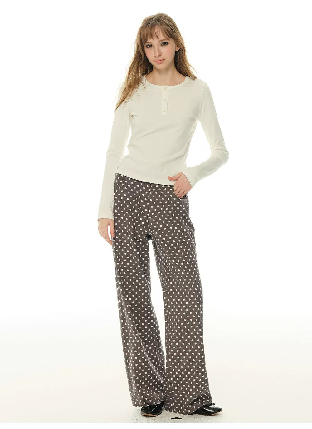 Discover the perfect blend of effortless style and practical elegance with these American Coffee Retro Polka Dot Casual Pants. Designed for the modern woman who values both fashion and functionality, these trousers feature a charming polka dot patter
