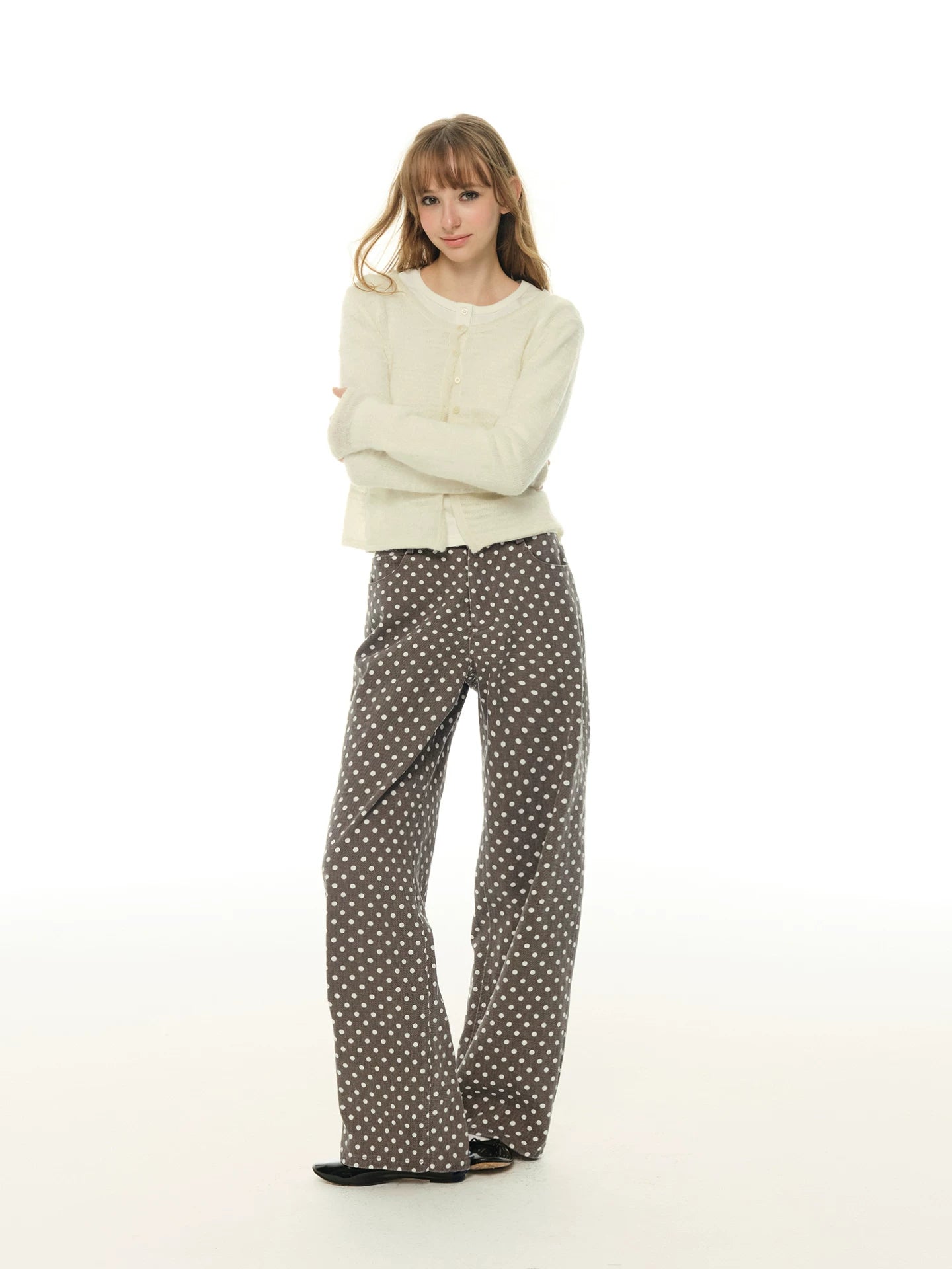 Discover the perfect blend of effortless style and practical elegance with these American Coffee Retro Polka Dot Casual Pants. Designed for the modern woman who values both fashion and functionality, these trousers feature a charming polka dot patter